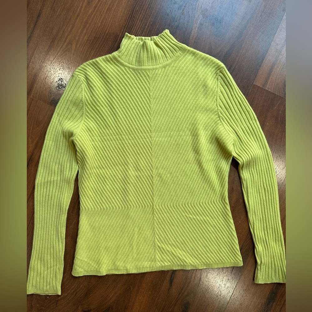 Classiques entier 100% cashmere turtleneck sweater yellow color Sz XL
